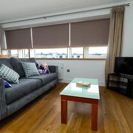 Geata Na Cathrach - Lakeside Apartamento *
